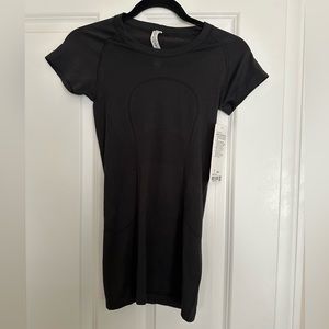 Black Lulu Lemon Swiftly Tech SS Crew